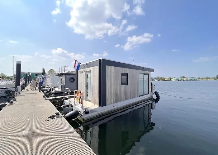 Holiday home Jopies Houseboat *