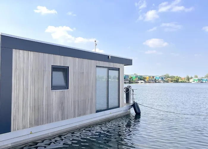 Holiday home Jopies Houseboat *