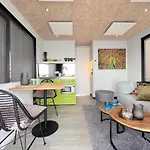 Jopies Houseboat בית נופש *