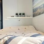 Jopies Houseboat Maasbommel