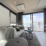 Jopies Houseboat בית נופש Maasbommel