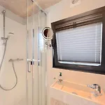 בית נופש Jopies Houseboat Maasbommel