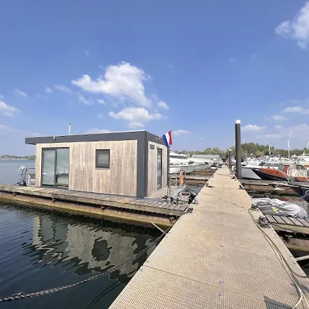 בית נופש Jopies Houseboat