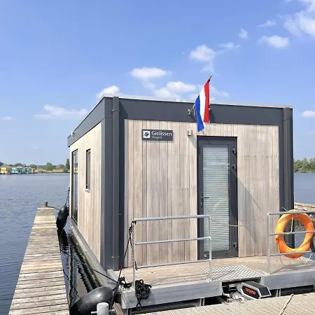 Jopies Houseboat בית נופש